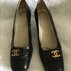 Vintage Chanel black leather logo shoes size 38 Made In France